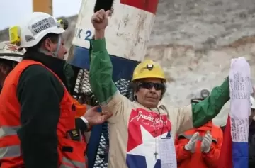 Mario Gmez, uno de los 33 mineros al momento de ser rescatado