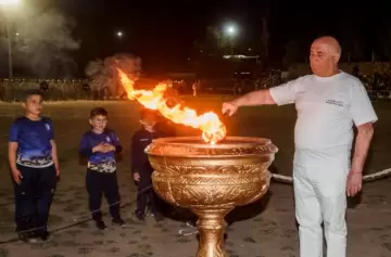 El encendido del pebetero que dio el puntapi inicial a la competencia nacional.