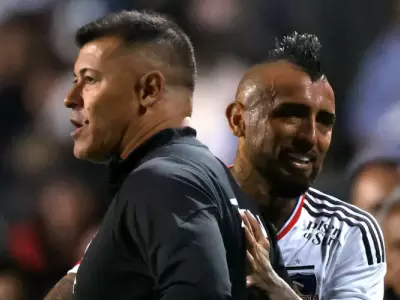 El entrenador argentino junto a su hombre ms valioso: Arturo Vidal