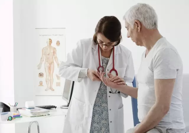 Para determinar si el colesterol en nuestro cuerpo es elevado, es fundamental realizar un an�lisis de sangre.
