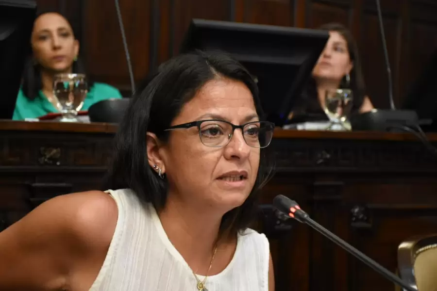 Senadora ngela Floridia