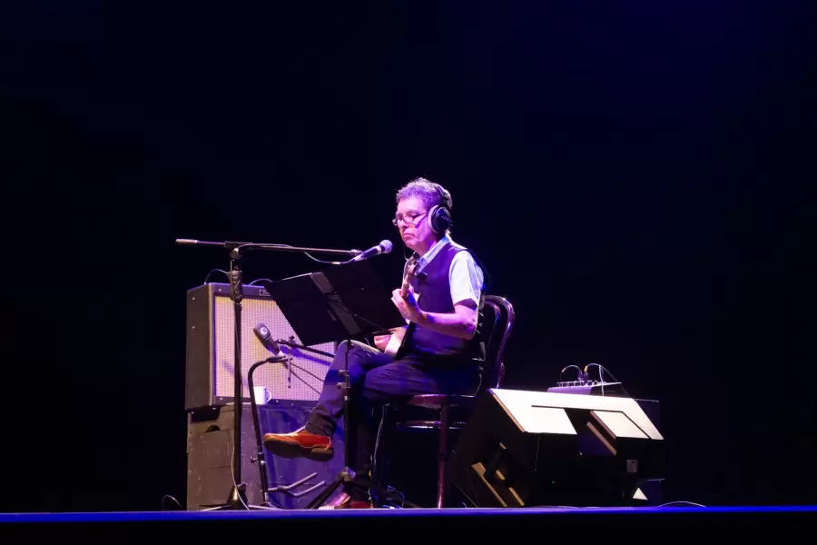 Fernando Cabrera tiene un vasto repertorio de canciones