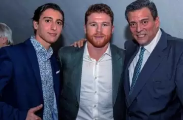 Manuel Sulaiman, Canelo Alvarez y Mauricio Sulaiman