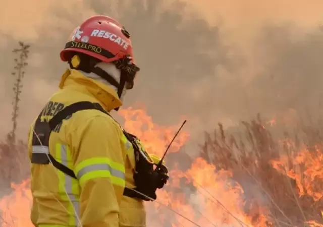 Continan activos cuatro focos de incendio en Crdoba.