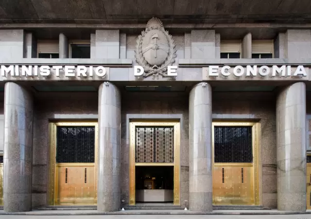 "El Estado inteligente es el que se asocia con el privado, para prestar servicios de manera m�s eficiente" (Mart�n Kerchner Tomba)