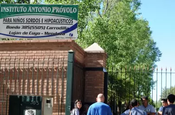 Frente del Instituto Prvolo, en Lujn de Cuyo