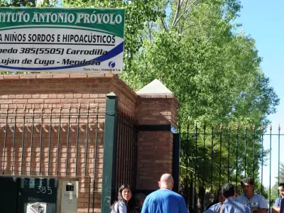 Frente del Instituto Prvolo, en Lujn de Cuyo