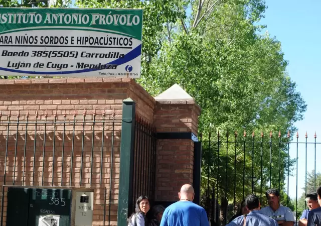 Frente del Instituto Prvolo, en Lujn de Cuyo