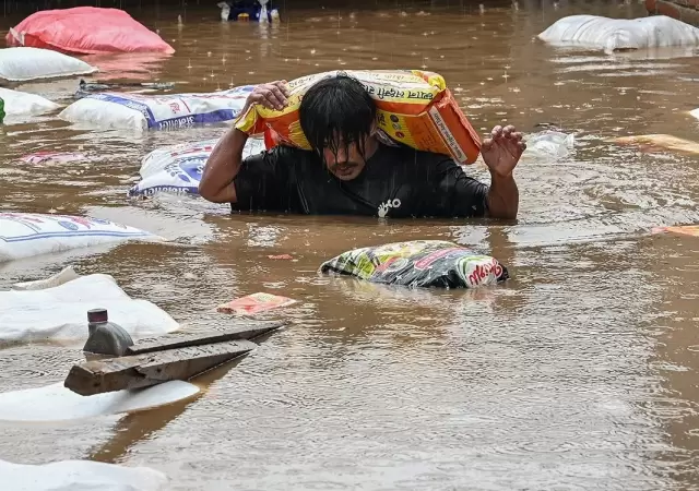 Graves inundaciones en Nepal deja m�s de 170 muertos