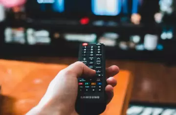 Adis, Magis TV! Descubr la alternativa legal y segura para ver miles de canales gratis