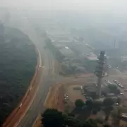 La nube de humo de miles de incendios cubre el 80% de Brasil