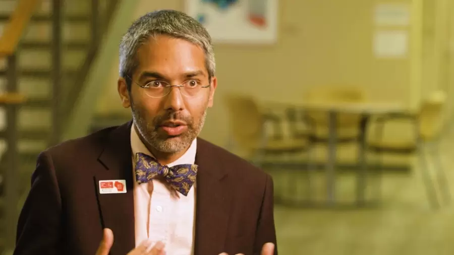 Dipesh Navsaria, profesor de pediatra en la Universidad de Wisconsin-Madison