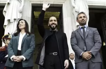 Despus de reunirse con su par, Javier Milei, el disruptivo lder centroamericano visit el Poder Legislativo y el Poder Judicial.