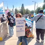 Una multitudinaria marcha recorri� las calles en apoyo a las universidades p�blicas