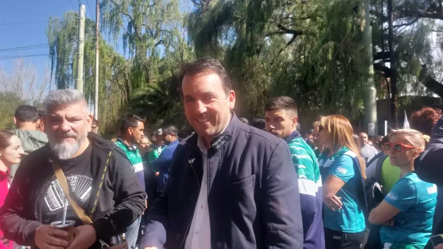 Tadeo Garc�a Zalazar junto a Diego Gareca.