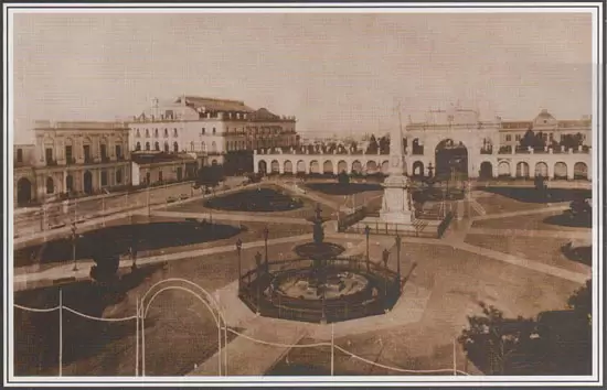 el viejo teatro colon que estuvo a metros de la plaza de mayo y en donde olegario presento su obra.