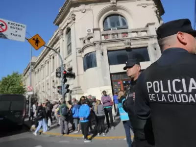 Amplio operativo "dentro del pol�gono conformado por las calles Pueyrred�n, Rivadavia, Corrientes y Pasteur".