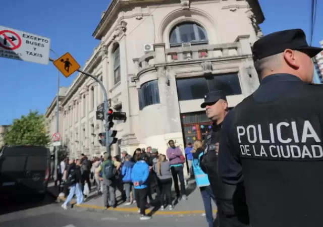 Amplio operativo "dentro del pol�gono conformado por las calles Pueyrred�n, Rivadavia, Corrientes y Pasteur".