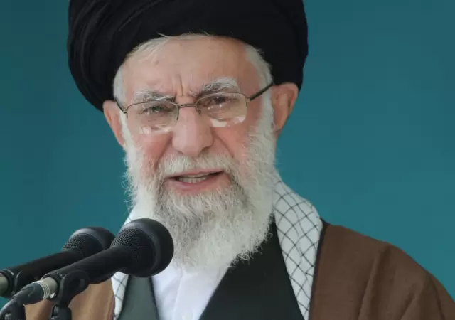 Al� Jamenei ponder� la importancia de la unidad entre los pa�ses musulmanes.