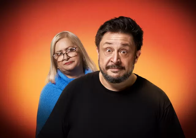 "La se�ora que me pari�": Hern�n Casciari y su mam� emocionaron en el Teatro Independencia