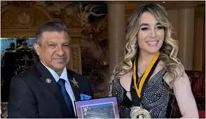 La artista recibio un premio al merito profesional. (Foto: web)