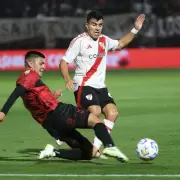 River no pudo con Platense y sigue lejos de V�lez en la tabla