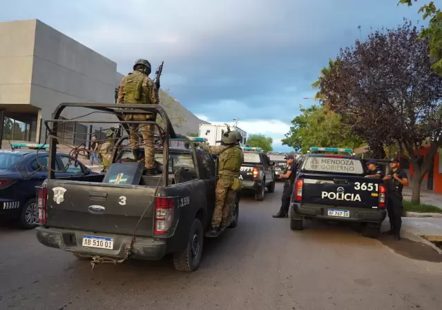 Operativo de la Polic�a de Mendoza en Godoy Cruz.