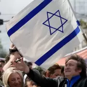 "Tr�iganlos a casa, ahora": el recuerdo de Javier Milei, a un a�o del ataque de Hamas a Israel