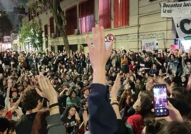 Toma de facultades contra el veto a la Ley de Financiamiento Universitario.