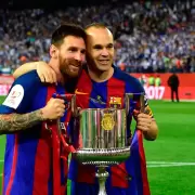 La emotiva despedida de Leo Messi a Andr�s Iniesta tras anunciar su retiro del f�tbol
