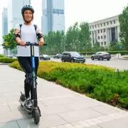 "El monopat�n era un juguete, pero hoy es un medio de transporte: hay que regularlo"