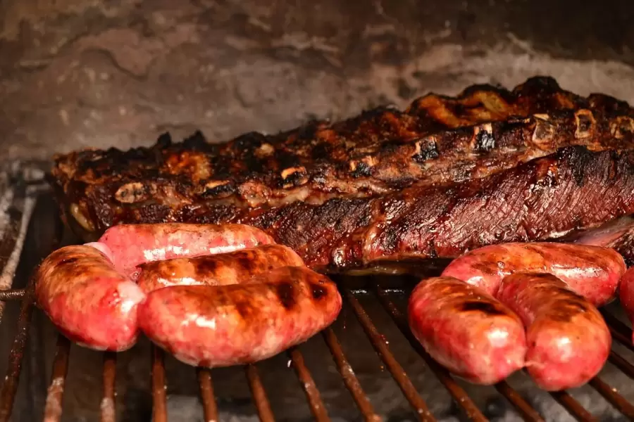 Algunos prefieren carne roja. Otros, bien cocido.