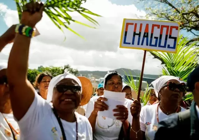 En la isla m�s grande del archipi�lago de Chagos funciona la importante base aeronaval de Diego Garc�a, compartida por Reino Unido y EE.UU.