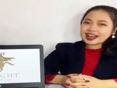 La China Al�, encargada de dar los avisos para que la gente pueda comprar y vender sus activos