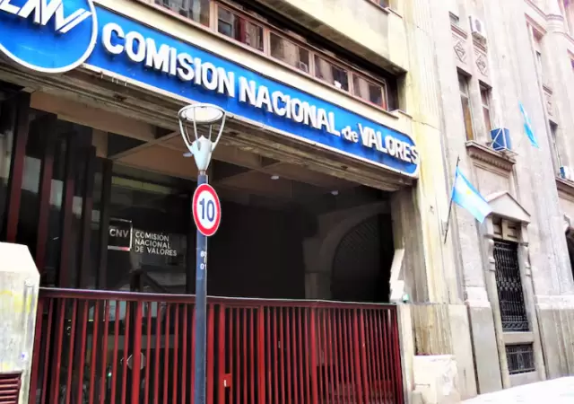 La resoluci�n establece que los adolescentes deber�n contar con la autorizaci�n paterna para poder invertir en bolsa.