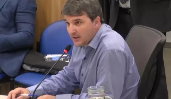 An�bal Loguzzo, docente universitario, argument� su oposici�n a la resoluci�n de la Comisi�n Nacional de Valores, CNV.