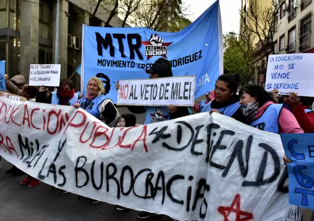 Estudiantes inician un plan de lucha.