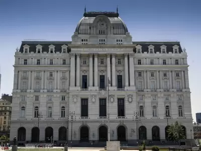 El viejo Correo Central recibe hoy su nuevo nombre