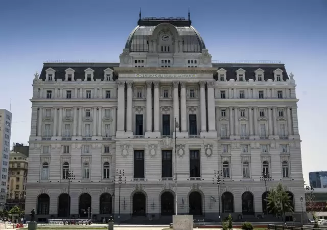 El viejo Correo Central recibe hoy su nuevo nombre