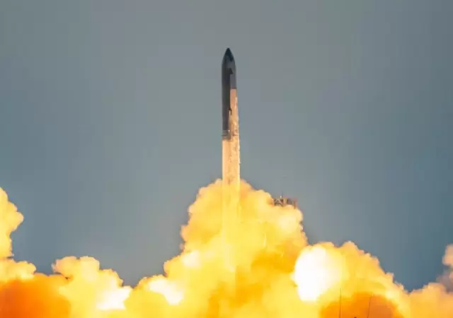 Un Hito en la Ingenier�a Espacial con la Recuperaci�n de su Propulsor Starship