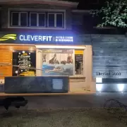 �Era gigante! Detienen a una pareja de Mar del Plata por robar un TV de un gym