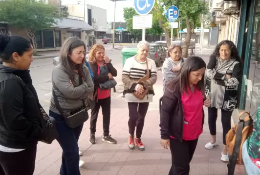 Las primeras mujeres en participar en la campa�a de prevenci�n de c�ncer de mama lo hicieron llegando a las 08.00 al Centro de San Mart�n, Mendoza.