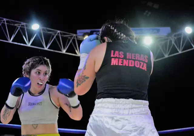 Tremendo espect�culo en la Federaci�n de Box.