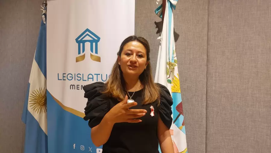 Senadora J�sica Laferte (UCR - CM)