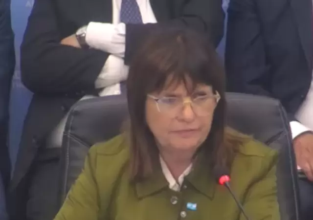 Patricia Bullrich lleg� a la c�mara baja del Parlamento nacional para iniciar su discurso cerca de las 15.00 del martes 15 de octubre.