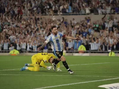 Volvi� el capit�n, en una noche llena de alegr�as y goles.
