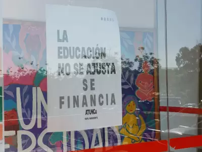 Facultad de Ciencias Pol�ticas y Sociales - UNCuyo.