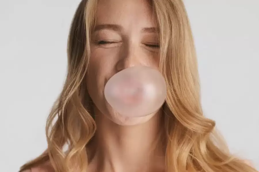Mascar chicle