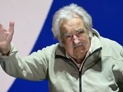 Pepe Mujica reapareci� en el cierre de campa�a del Frente Amplio