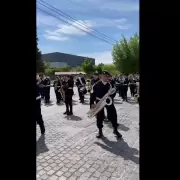 La banda de la Policía tocó un tema de Los Redondos y estalló la polémica